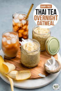 The popular iced beverage takes a fun twist with these Thai Tea Overnight Oats! Creamy Oats combine with brewed black tea and spices for a yummy breakfast. #thaitea #overnightoats #dairyfree #plantbased | frommybowl.com