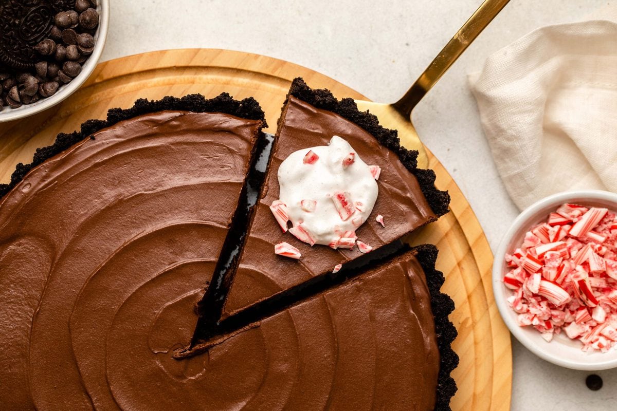 No-Bake Chocolate Peppermint Pie