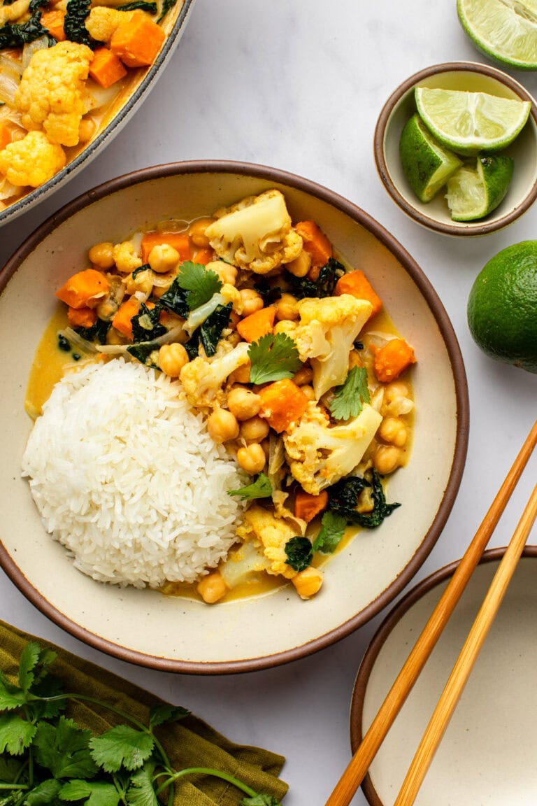Easy Yellow Cauliflower Chickpea Curry with Coconut Milk - From My Bowl